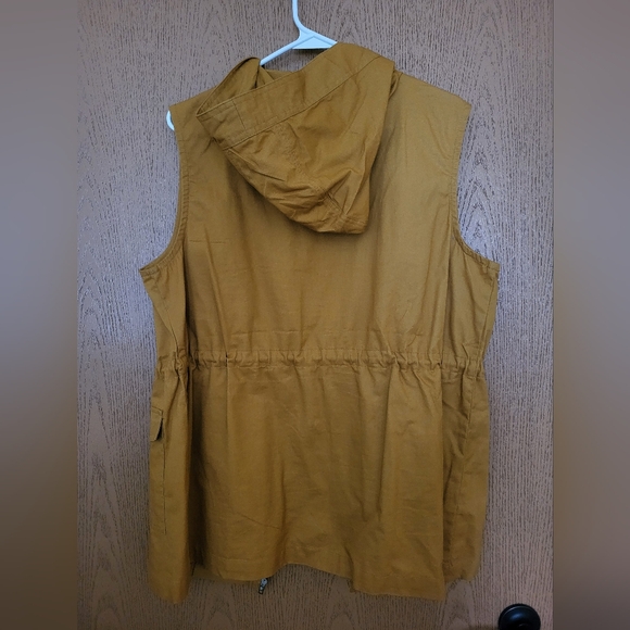 Zenana Outfitters Vest - Picture 2 of 3